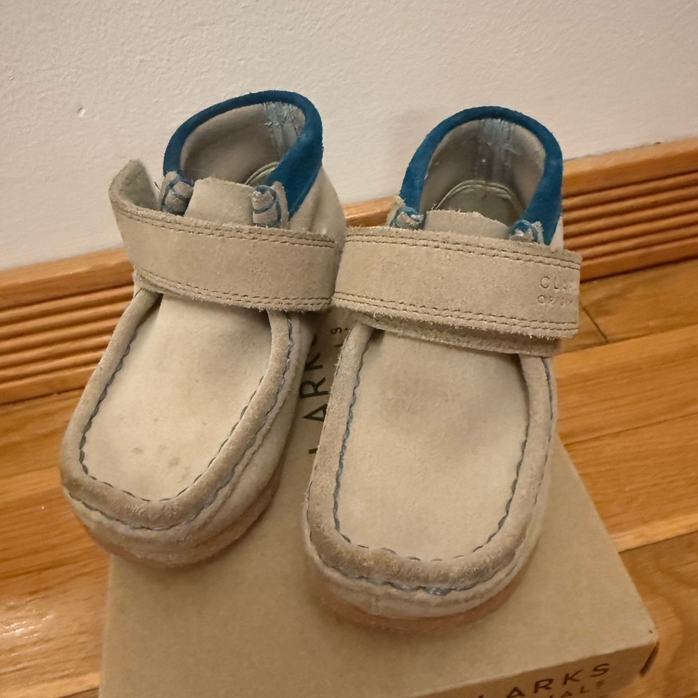 Clarks Originals Wallabee Boot Little Kids 7 Sand Combi EUC Tan Aqua